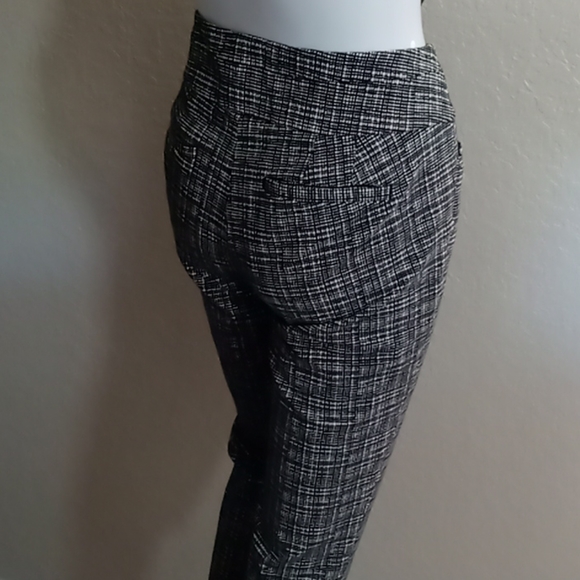 Loft by Ann Taylor Julie "Skinny" fit Pants - Picture 6 of 16